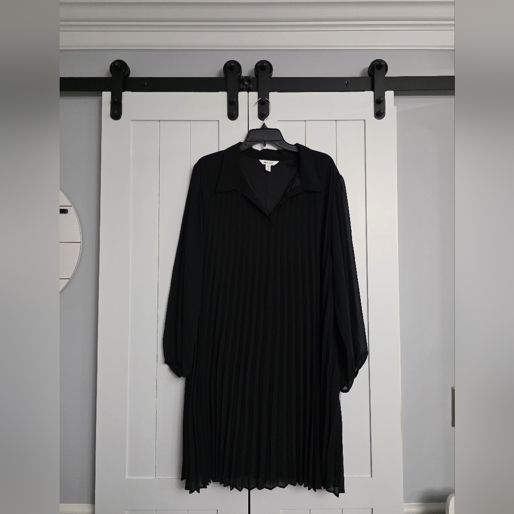Nine West Georgette Collar Pleated Dress. NEW!